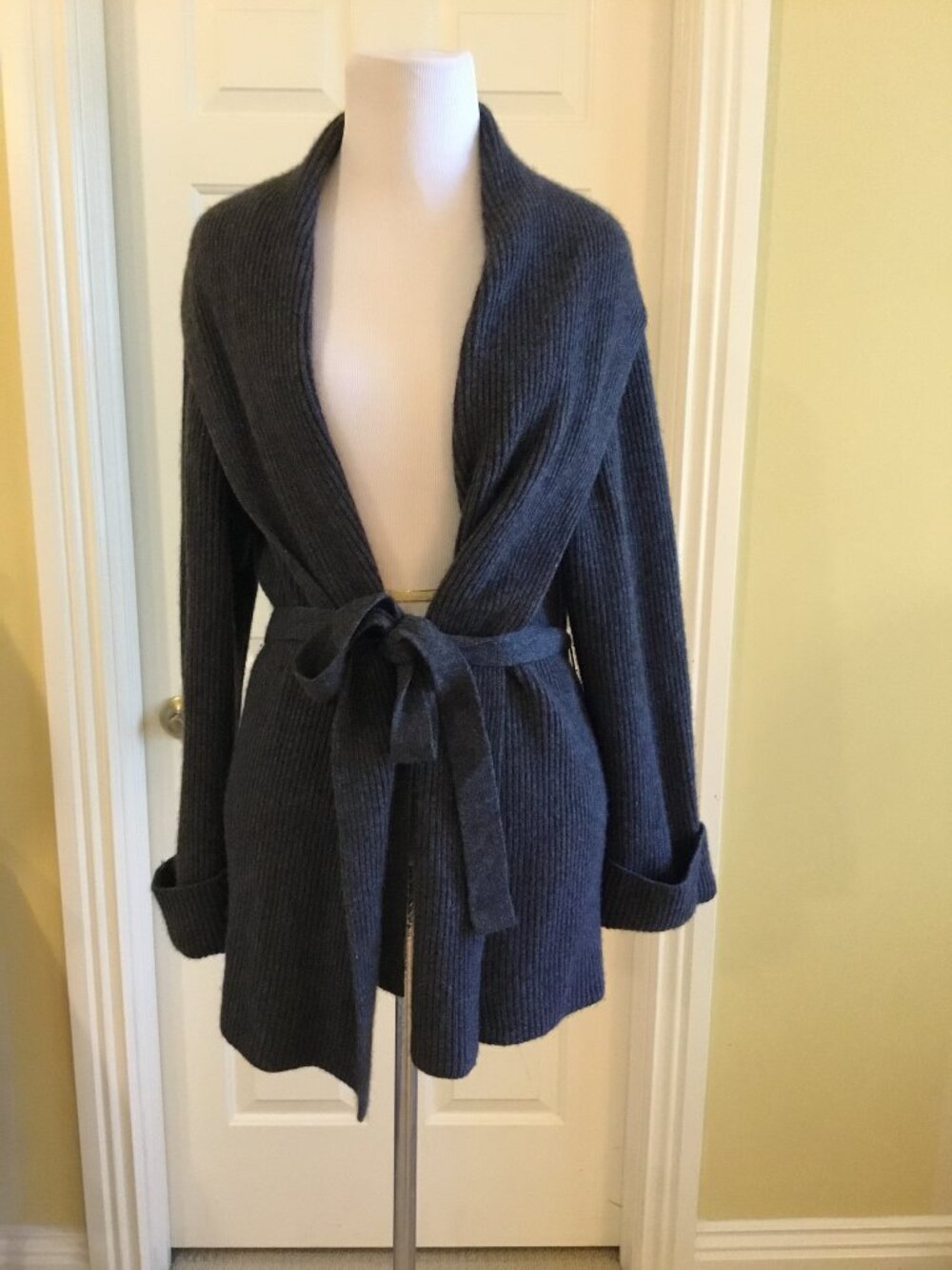 Neiman Marcus 100% Cashmere Ribbed Belted Cardigan Charcoal Gray M